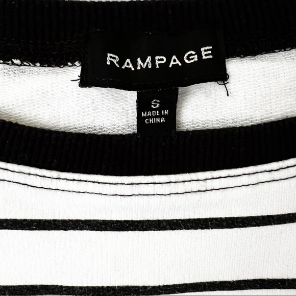 Model Off Duty Graphics Black White Striped Ringed Long Sleeve Tee Shirt… - Picture 8 of 12